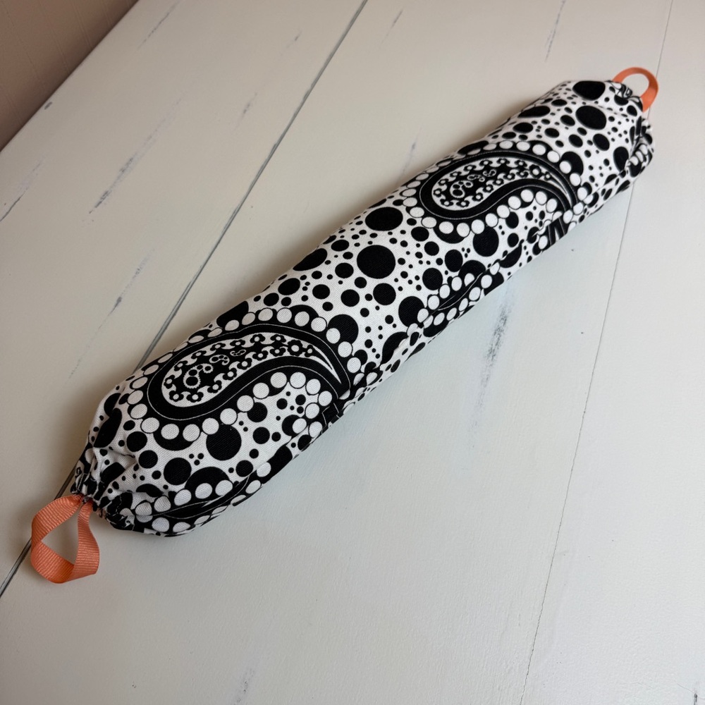 black and white pattern Plastic bag holder